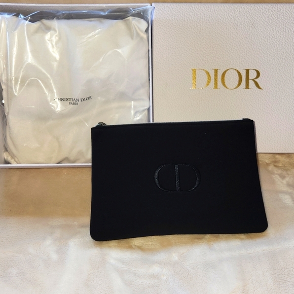 Christian Dior Black Pouch And Mini Pillow In Box - Picture 2 of 4